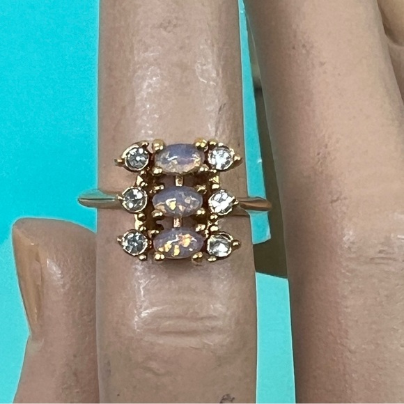 🔴Gold AVON Opal Ring 🔴 - Picture 1 of 4